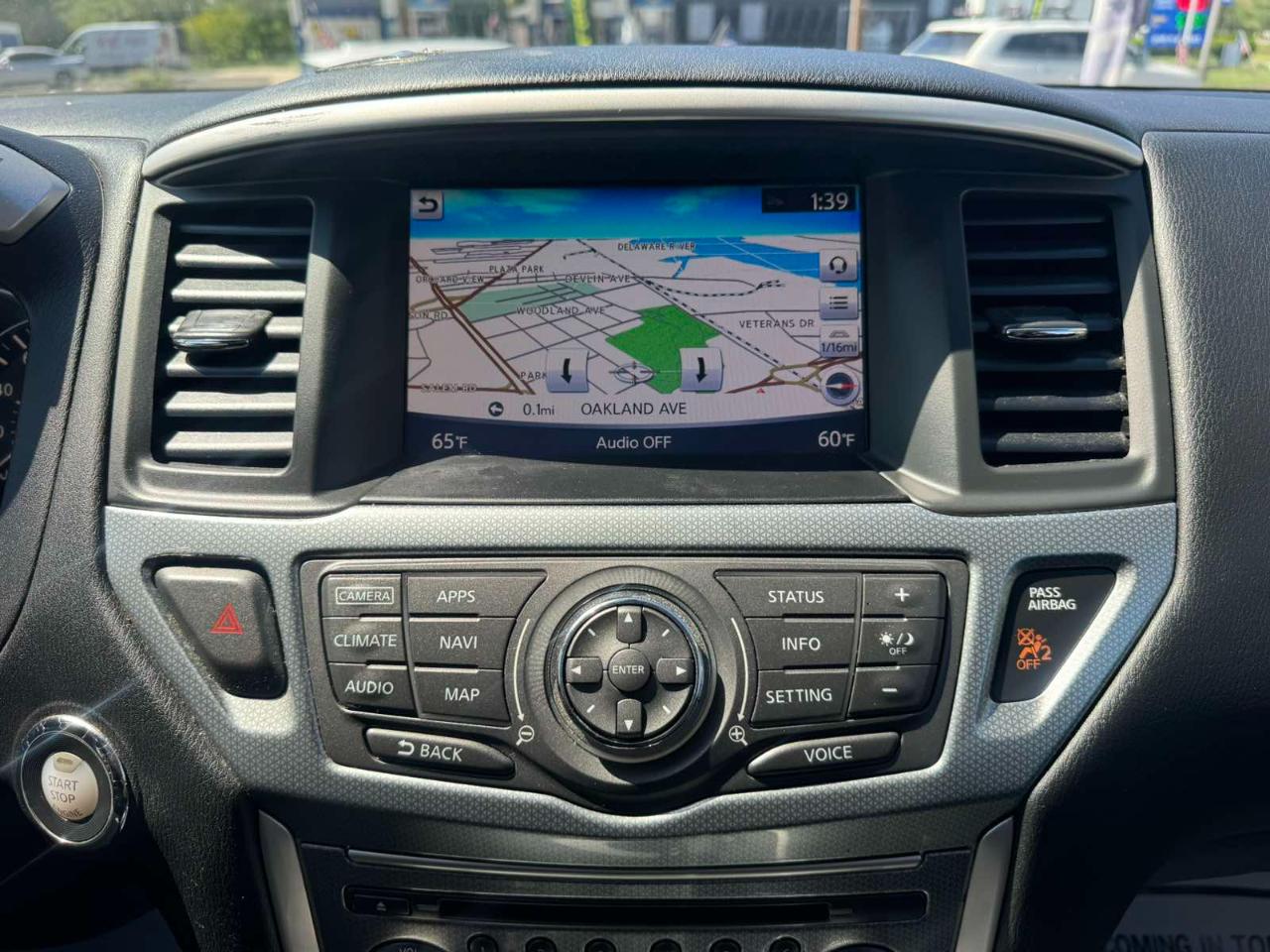 Nissan Pathfinder 4x4 SL 2017