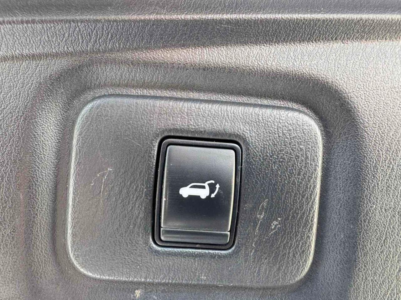 Nissan Pathfinder 4x4 SL 2017