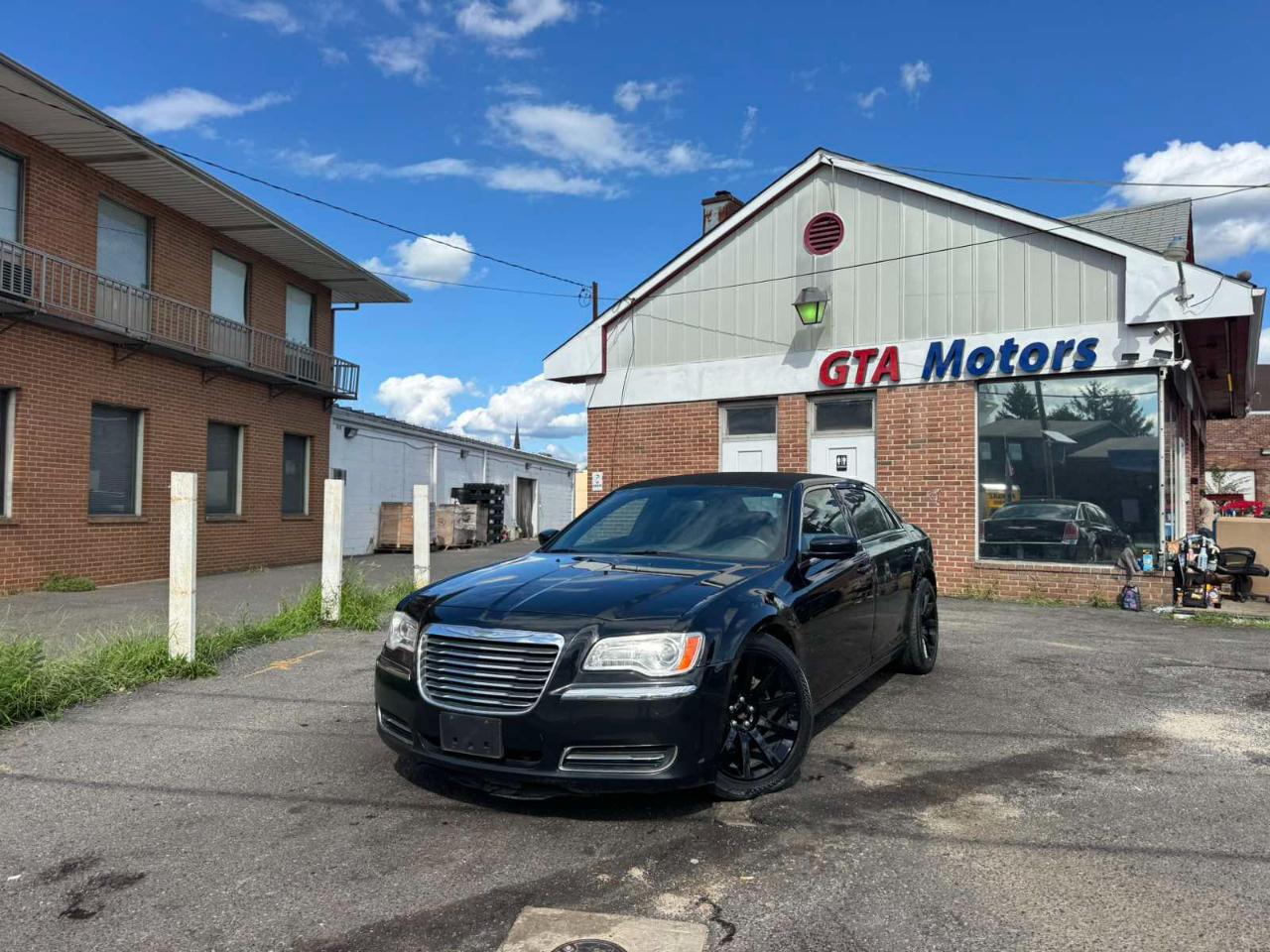 Chrysler 300 4dr Sdn RWD 2014