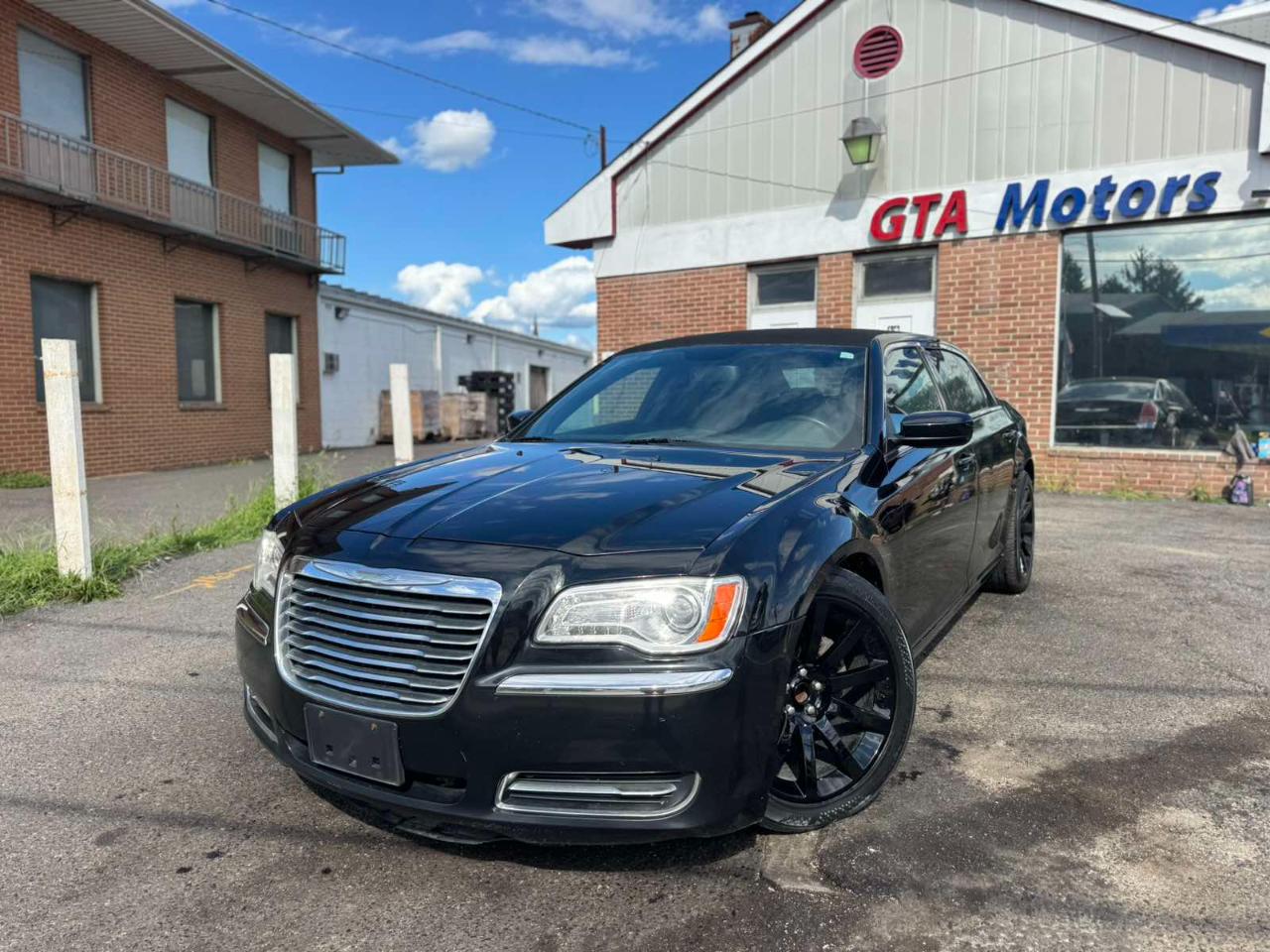 Chrysler 300 4dr Sdn RWD 2014