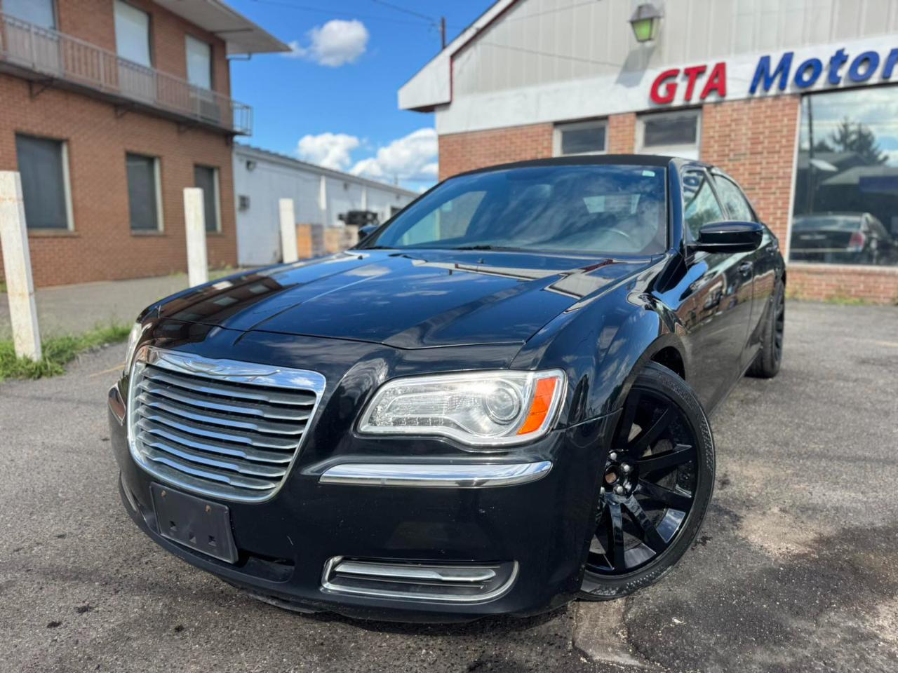 Chrysler 300 4dr Sdn RWD 2014