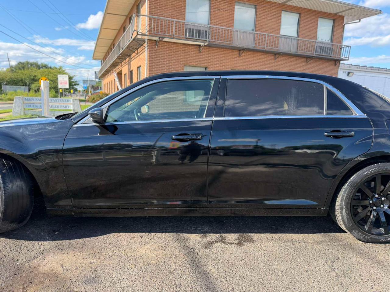 Chrysler 300 4dr Sdn RWD 2014
