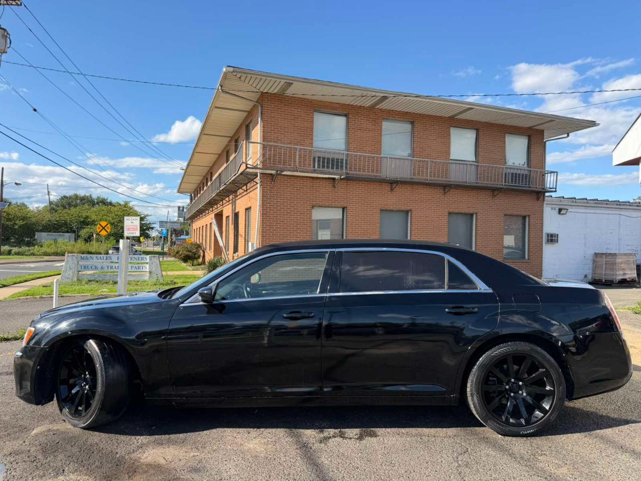 Chrysler 300 4dr Sdn RWD 2014