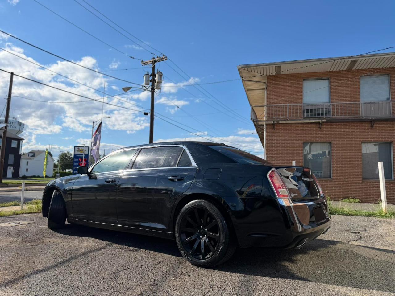 Chrysler 300 4dr Sdn RWD 2014