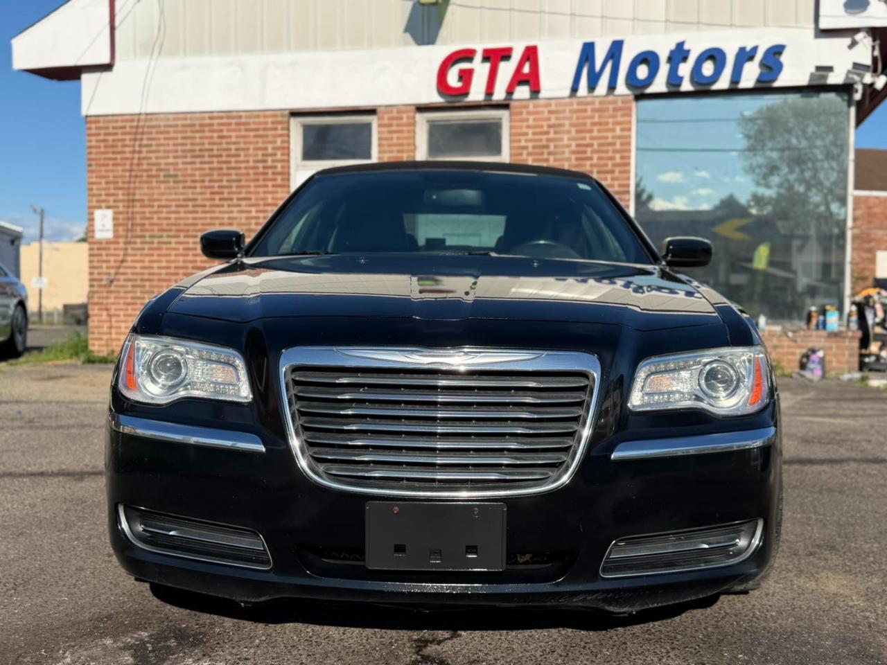 Chrysler 300 4dr Sdn RWD 2014
