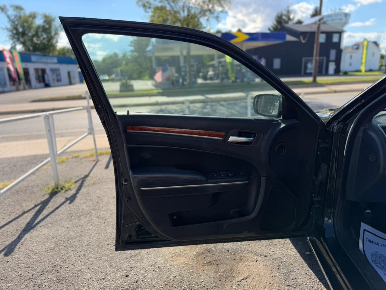 Chrysler 300 4dr Sdn RWD 2014