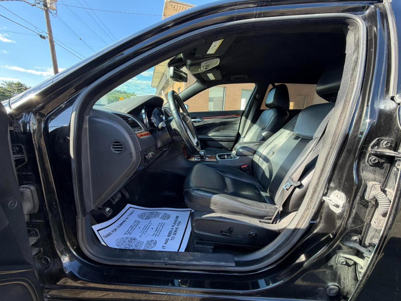 Chrysler 300 4dr Sdn RWD 2014
