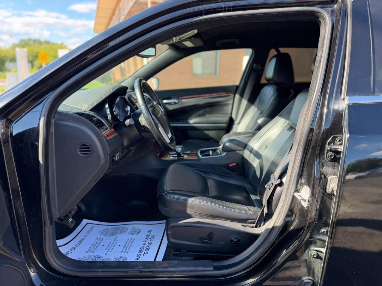 Chrysler 300 4dr Sdn RWD 2014