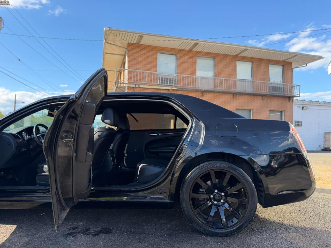 Chrysler 300 4dr Sdn RWD 2014