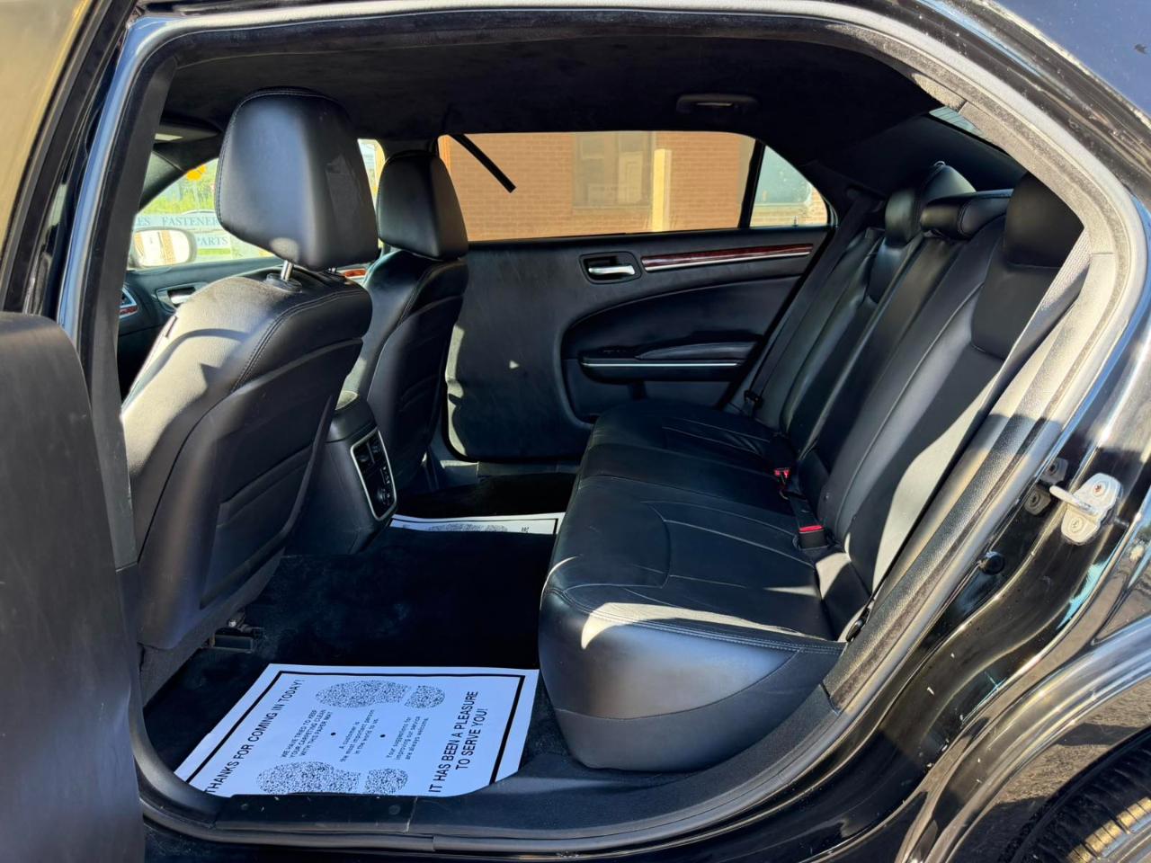 Chrysler 300 4dr Sdn RWD 2014