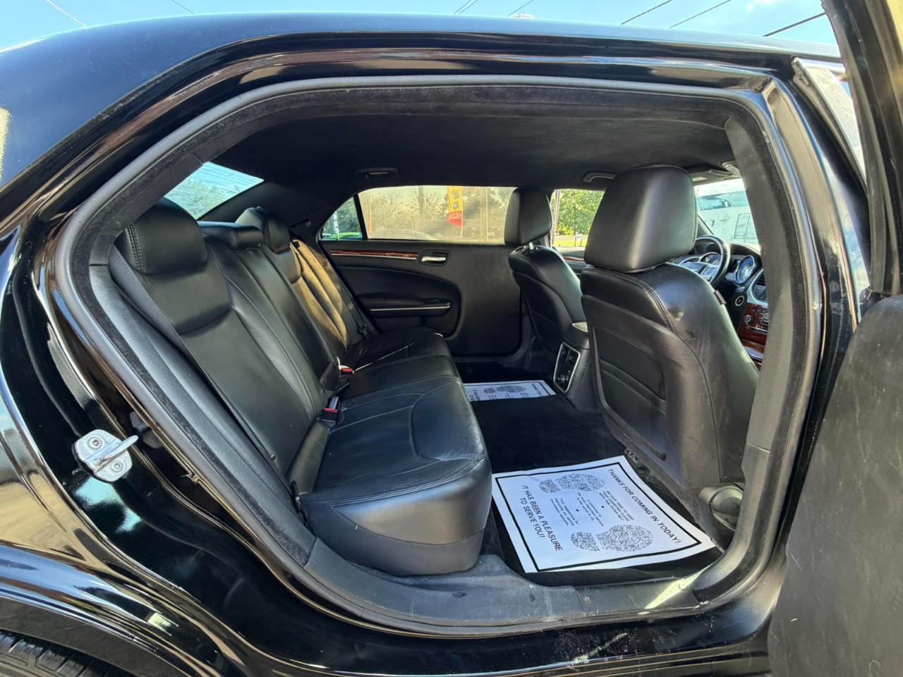 Chrysler 300 4dr Sdn RWD 2014