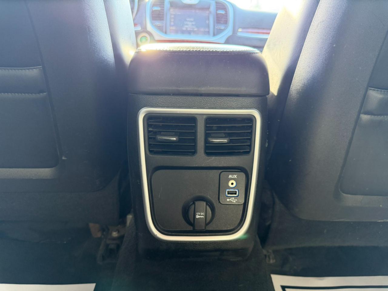 Chrysler 300 4dr Sdn RWD 2014