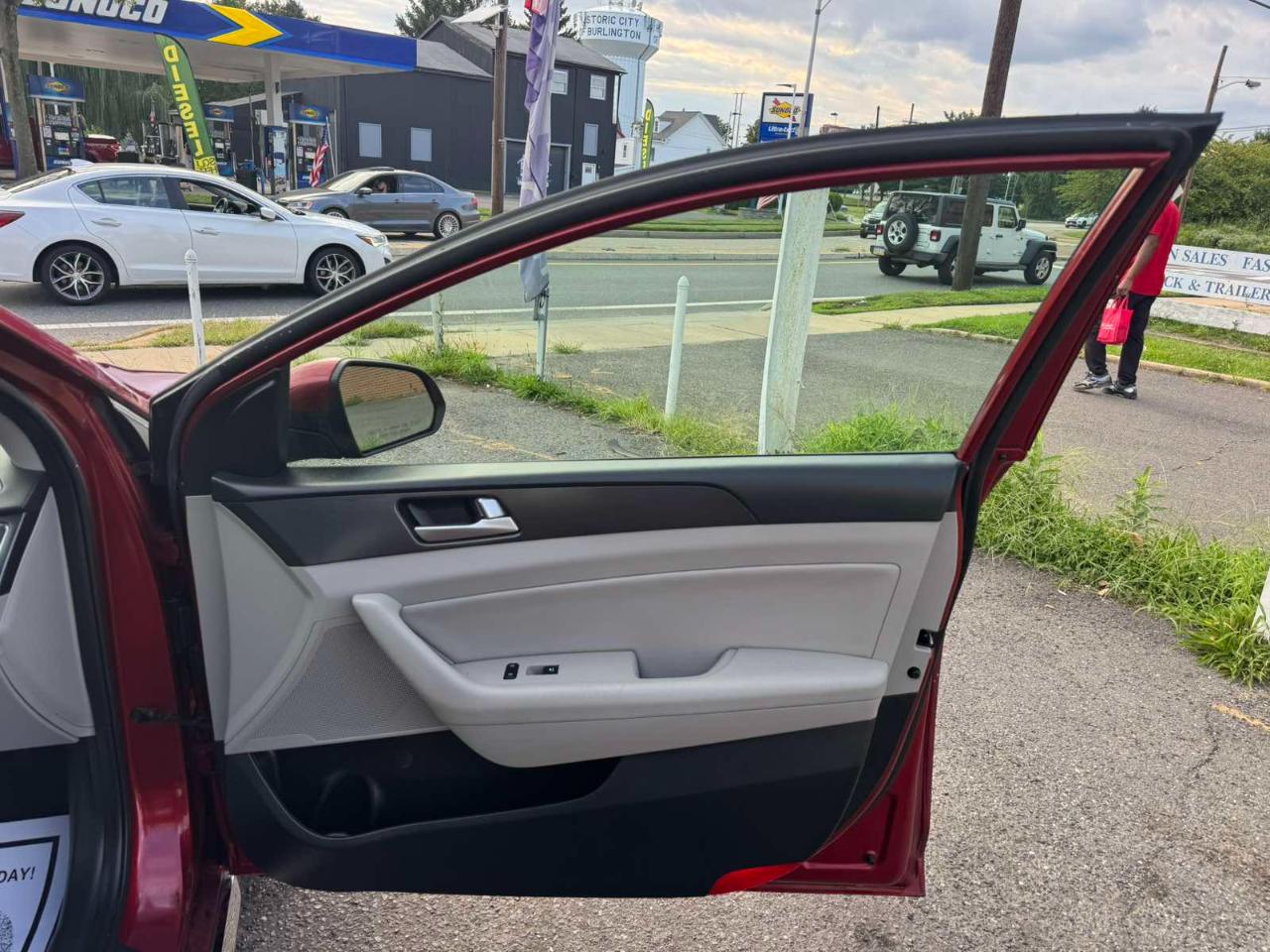 Hyundai Sonata 4dr Sdn 2.4L Sport PZEV 2016