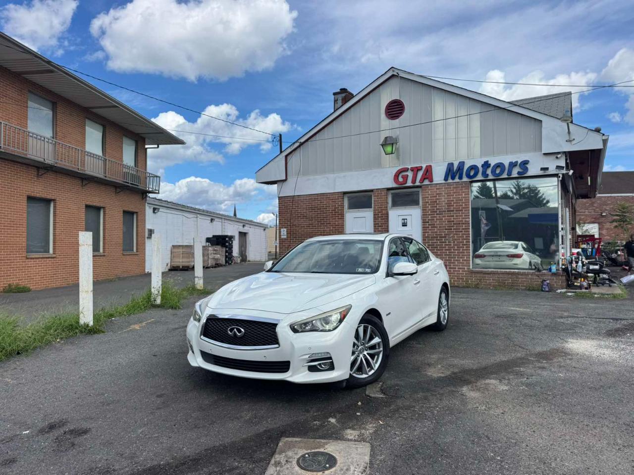 Infiniti Q50 4dr Sdn Hybrid Premium AWD 2014