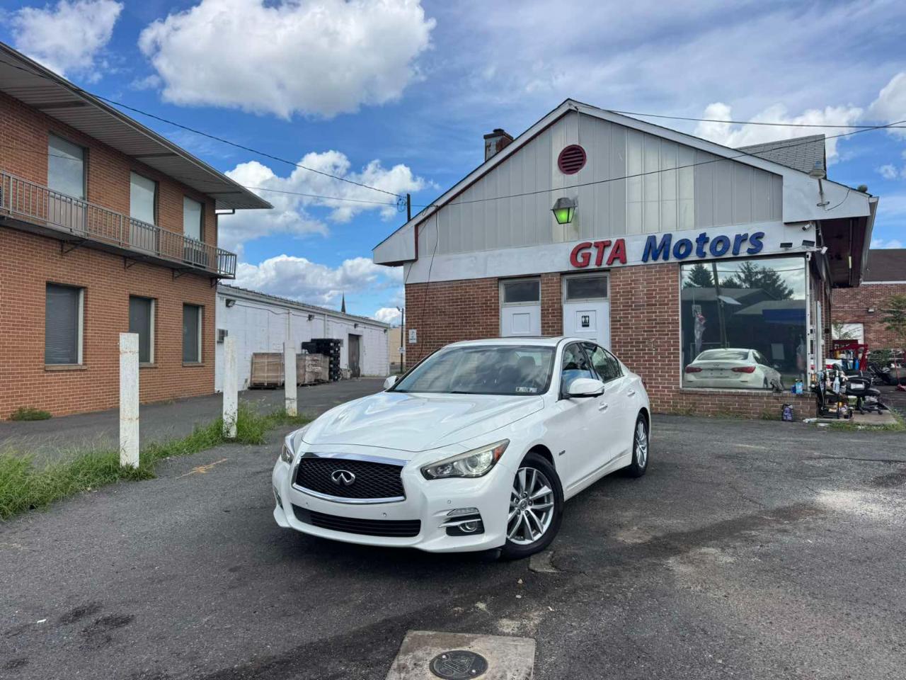 Infiniti Q50 4dr Sdn Hybrid Premium AWD 2014