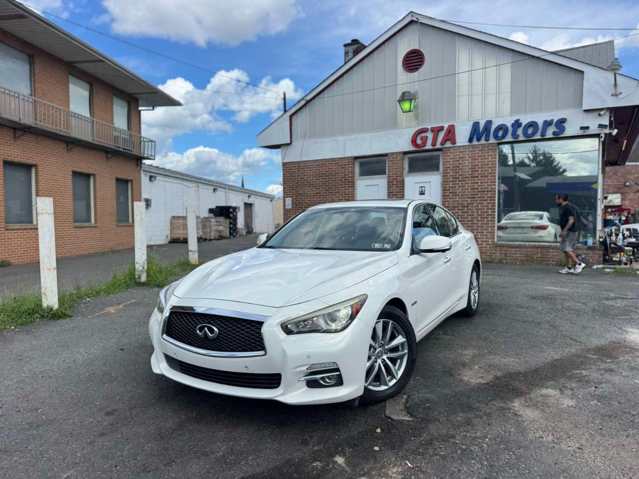 Infiniti Q50 4dr Sdn Hybrid Premium AWD 2014