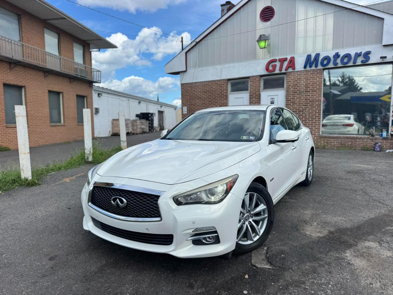 Infiniti Q50 4dr Sdn Hybrid Premium AWD 2014