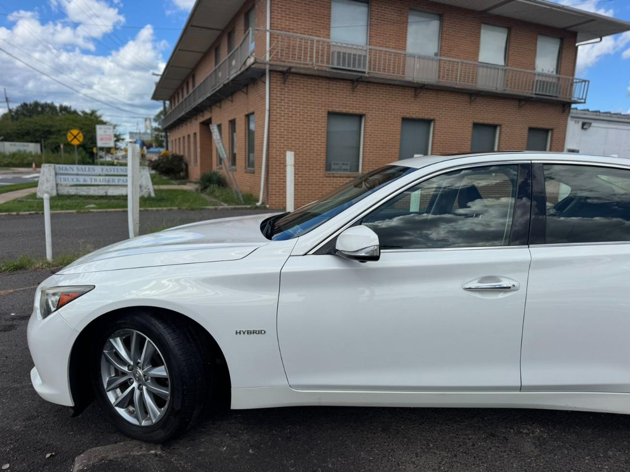 Infiniti Q50 4dr Sdn Hybrid Premium AWD 2014