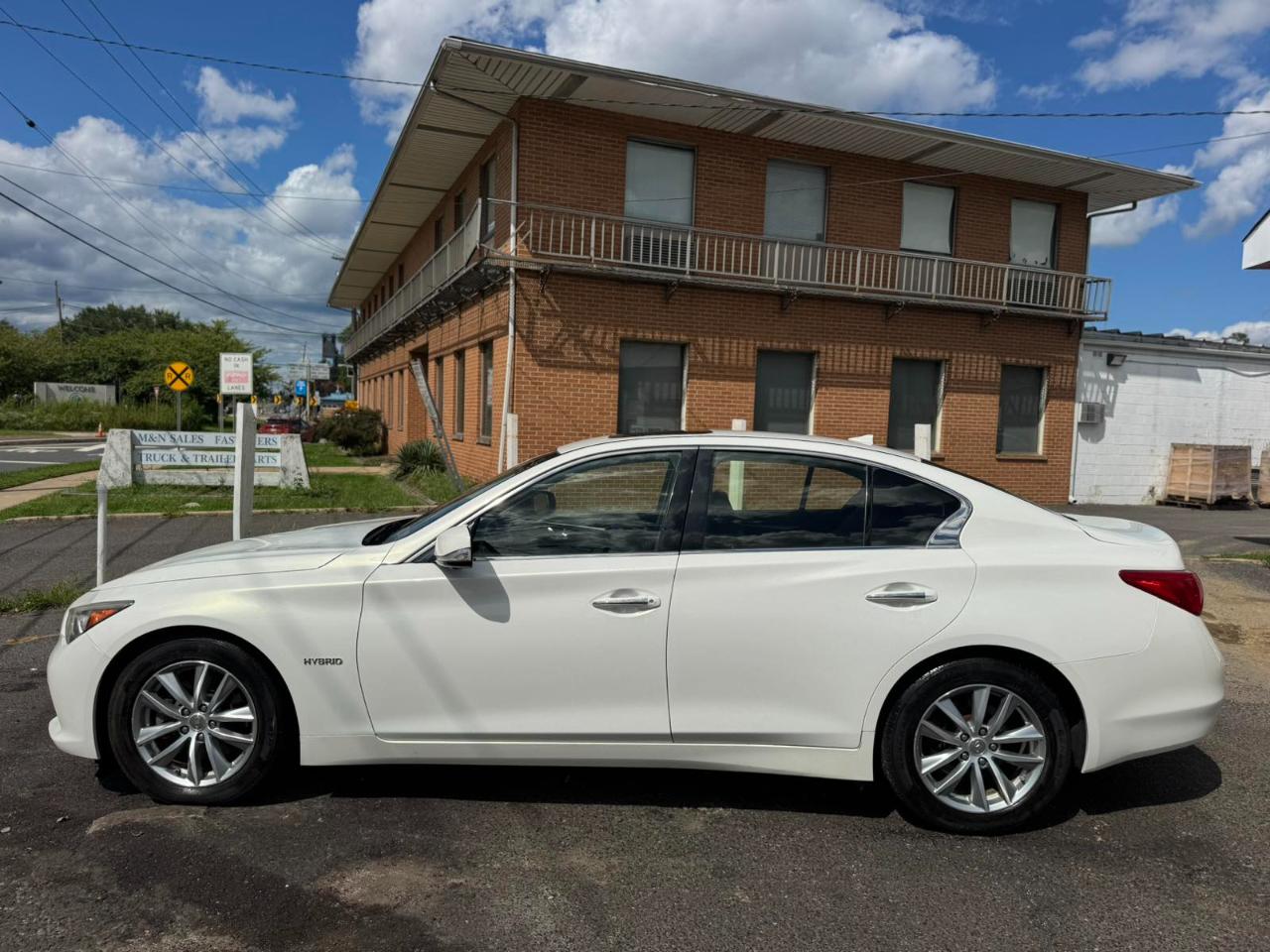 Infiniti Q50 4dr Sdn Hybrid Premium AWD 2014