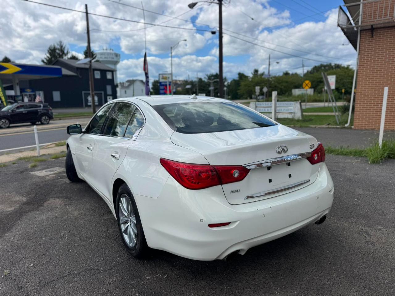 Infiniti Q50 4dr Sdn Hybrid Premium AWD 2014