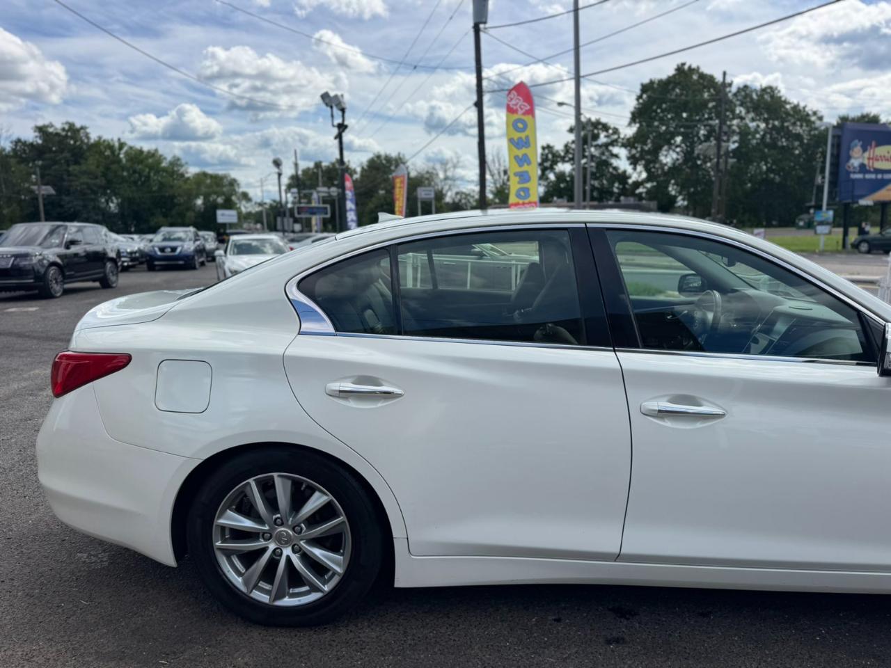 Infiniti Q50 4dr Sdn Hybrid Premium AWD 2014