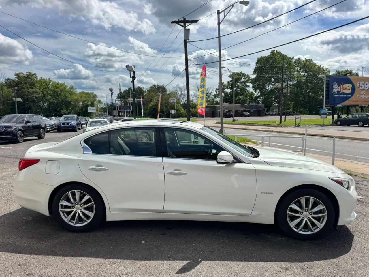 Infiniti Q50 4dr Sdn Hybrid Premium AWD 2014