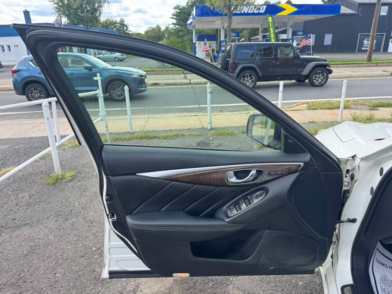 Infiniti Q50 4dr Sdn Hybrid Premium AWD 2014