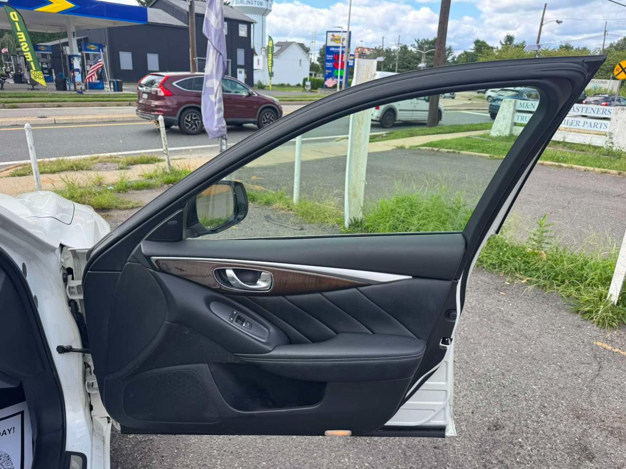 Infiniti Q50 4dr Sdn Hybrid Premium AWD 2014