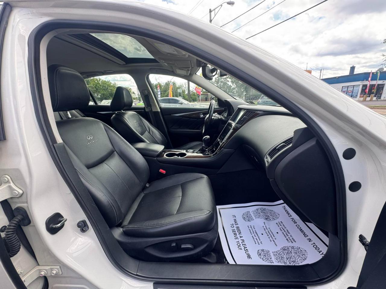 Infiniti Q50 4dr Sdn Hybrid Premium AWD 2014