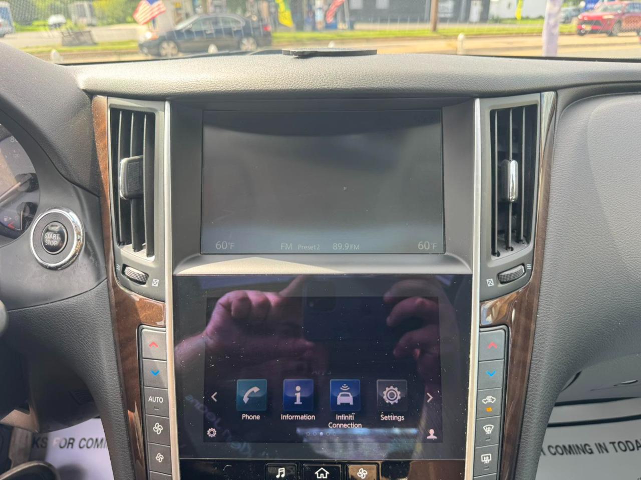 Infiniti Q50 4dr Sdn Hybrid Premium AWD 2014
