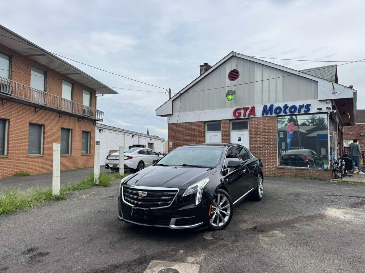 Cadillac XTS 4dr Sdn FWD 2019