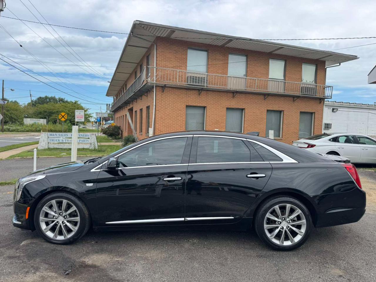 Cadillac XTS 4dr Sdn FWD 2019