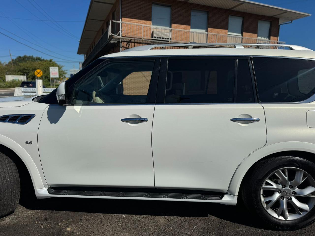 Infiniti QX80 4WD 4dr 2014