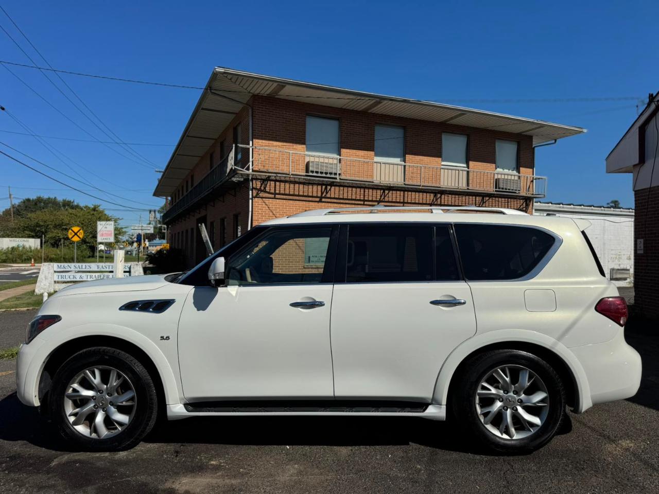 Infiniti QX80 4WD 4dr 2014