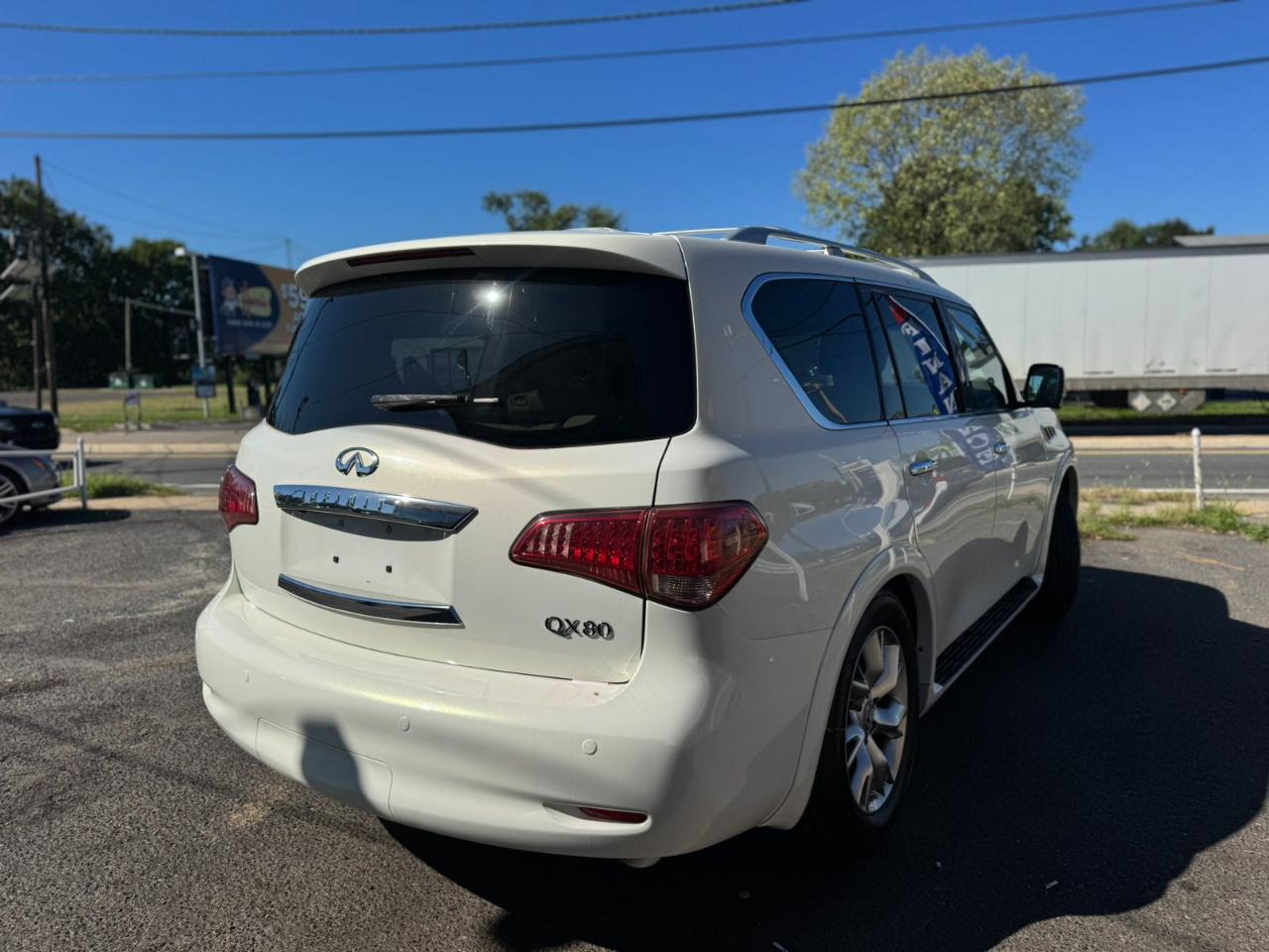 Infiniti QX80 4WD 4dr 2014