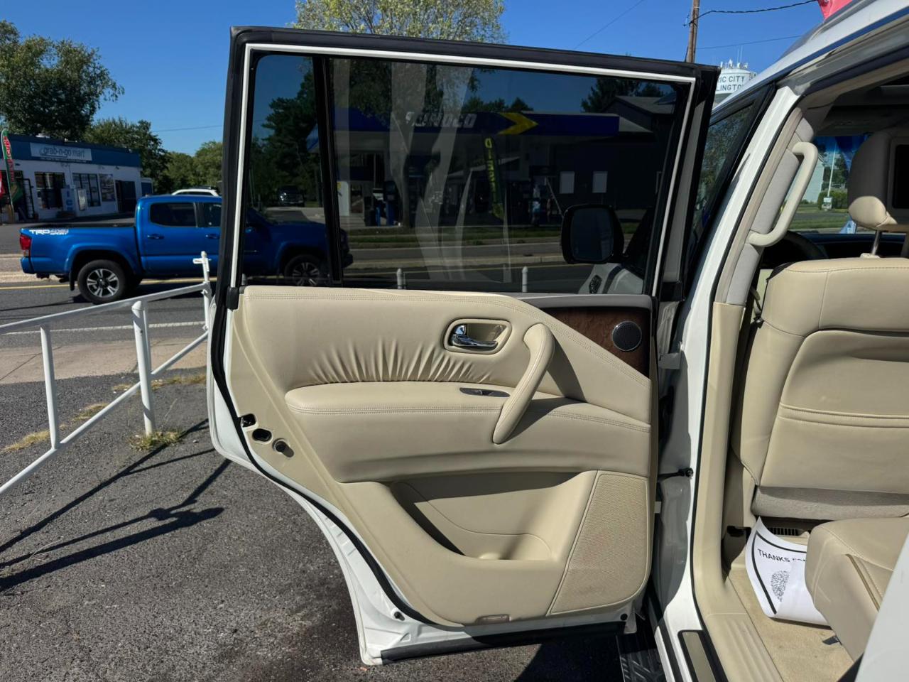 Infiniti QX80 4WD 4dr 2014