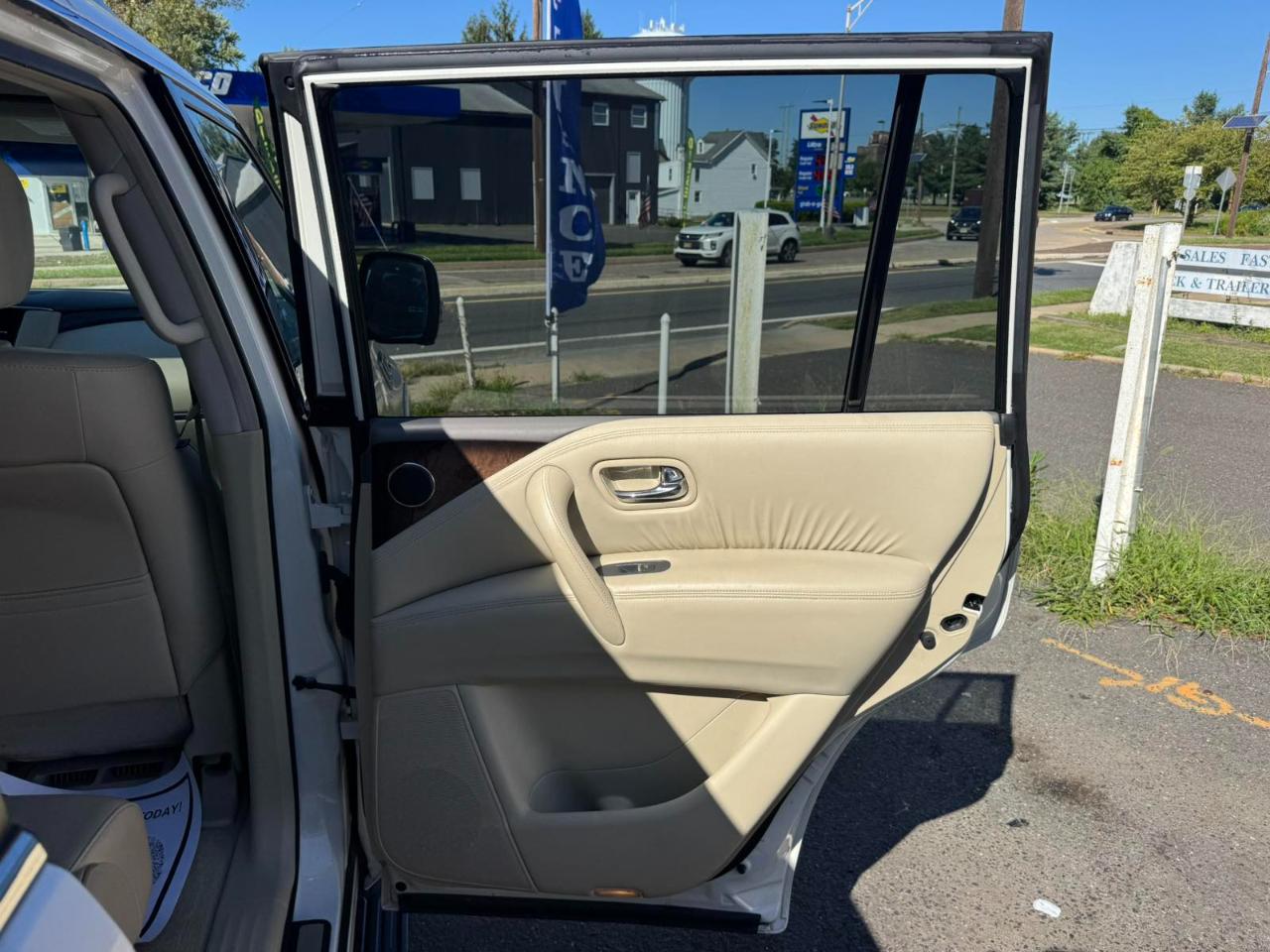 Infiniti QX80 4WD 4dr 2014