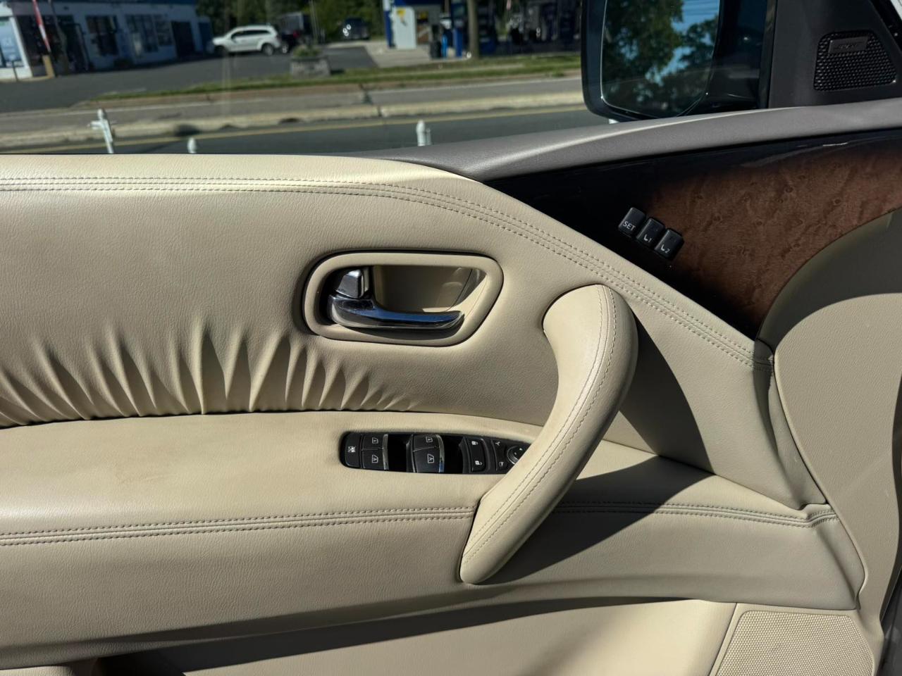 Infiniti QX80 4WD 4dr 2014