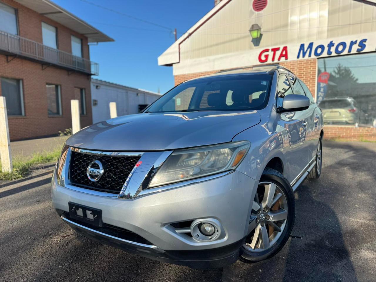 Nissan Pathfinder 4WD 4dr Platinum 2014