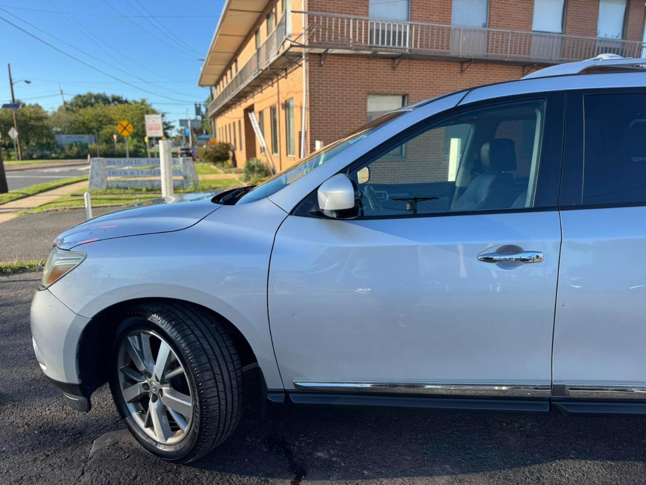 Nissan Pathfinder 4WD 4dr Platinum 2014