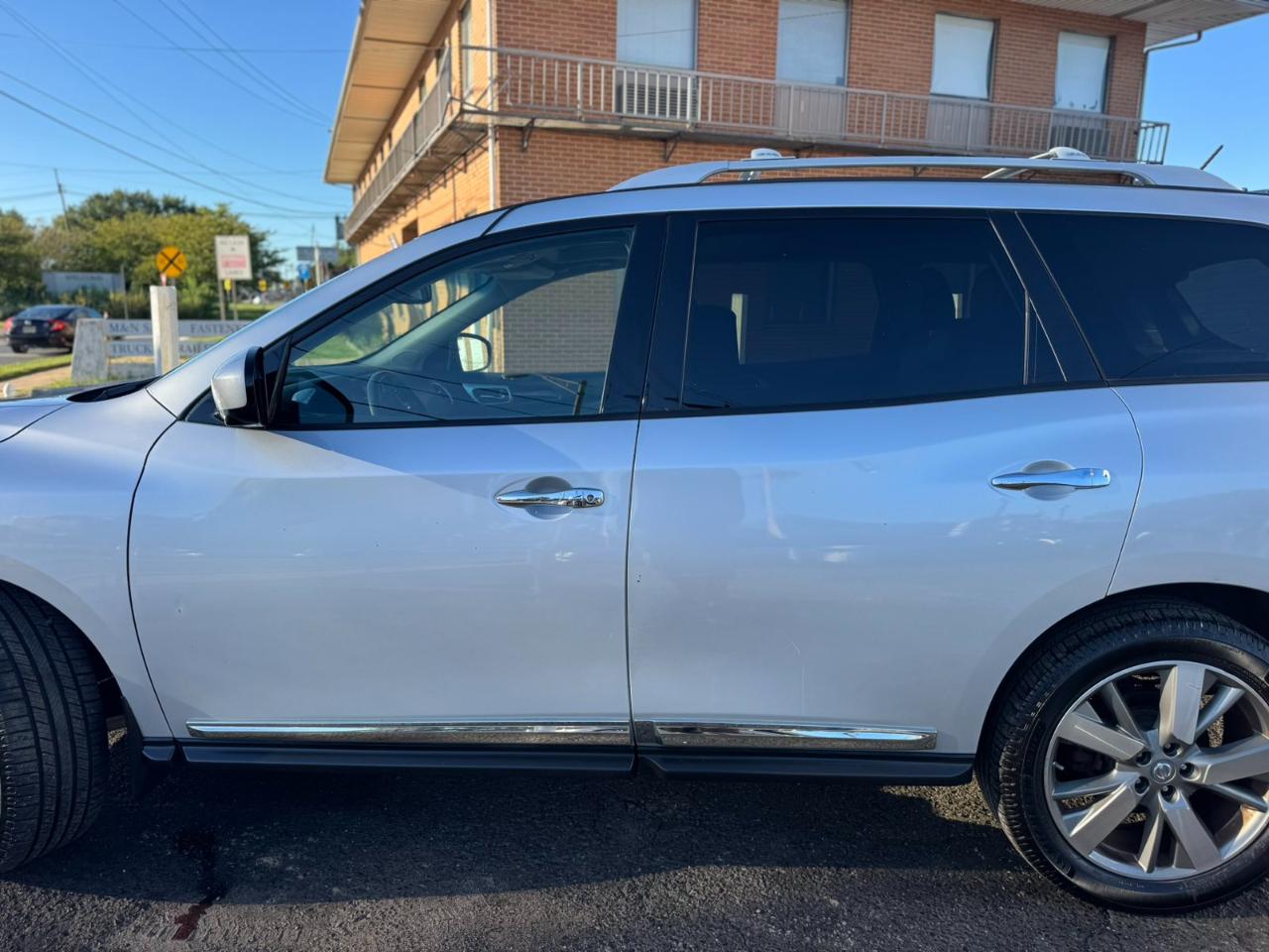 Nissan Pathfinder 4WD 4dr Platinum 2014