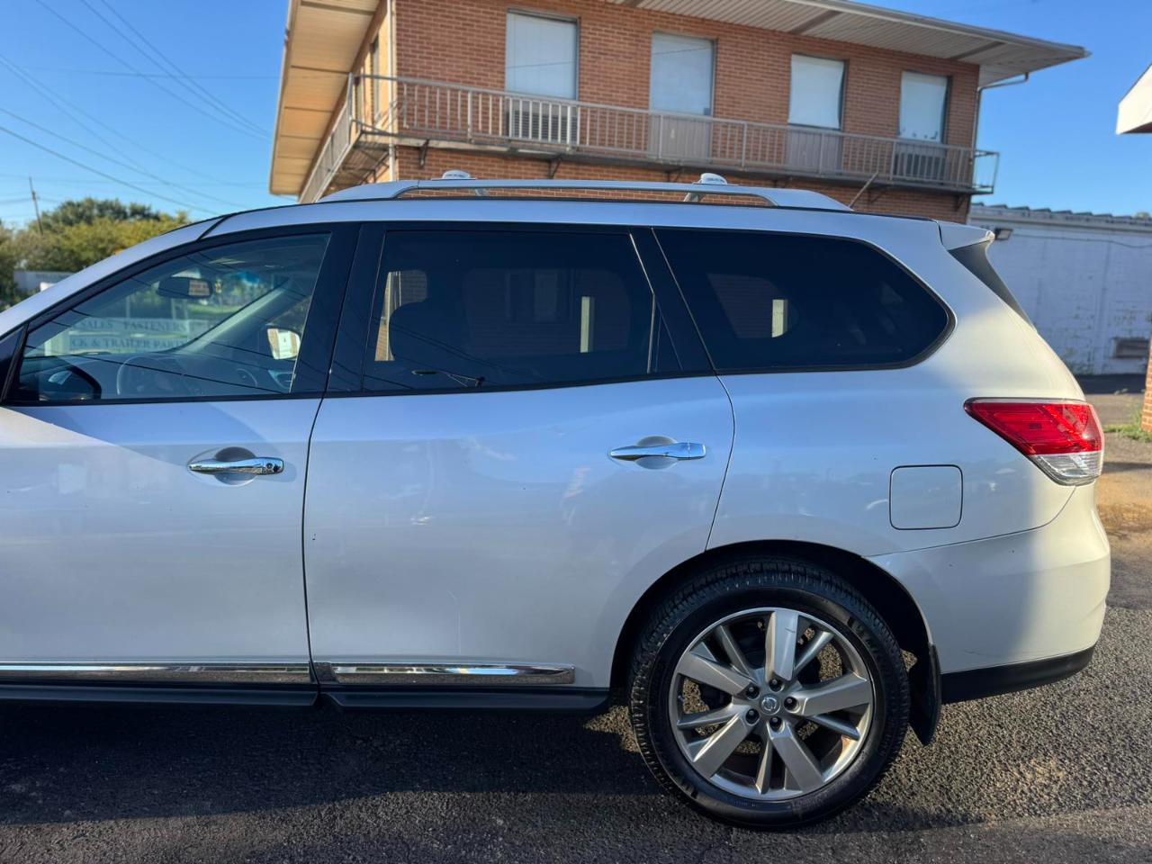 Nissan Pathfinder 4WD 4dr Platinum 2014