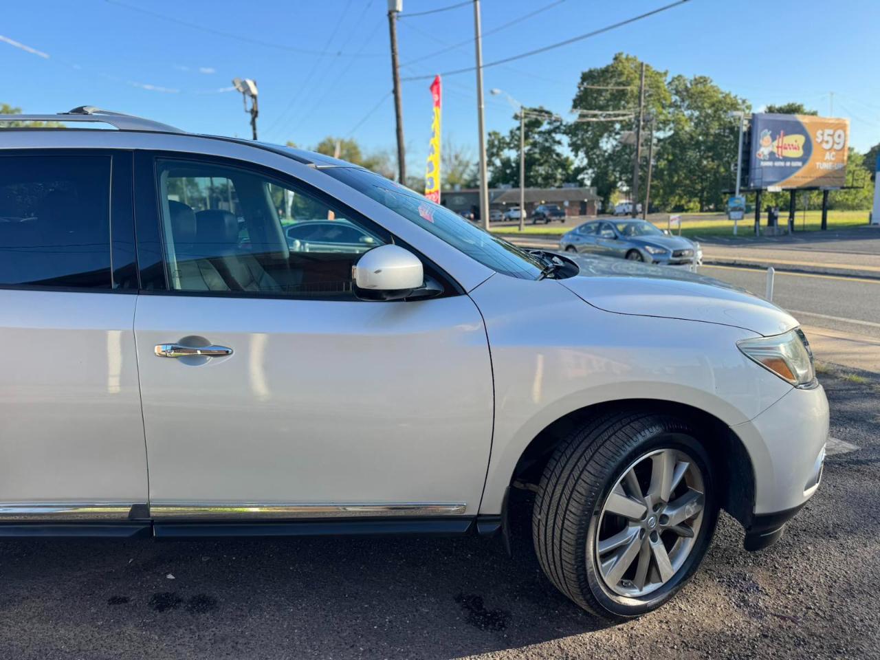 Nissan Pathfinder 4WD 4dr Platinum 2014