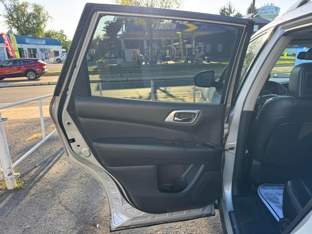 Nissan Pathfinder 4WD 4dr Platinum 2014