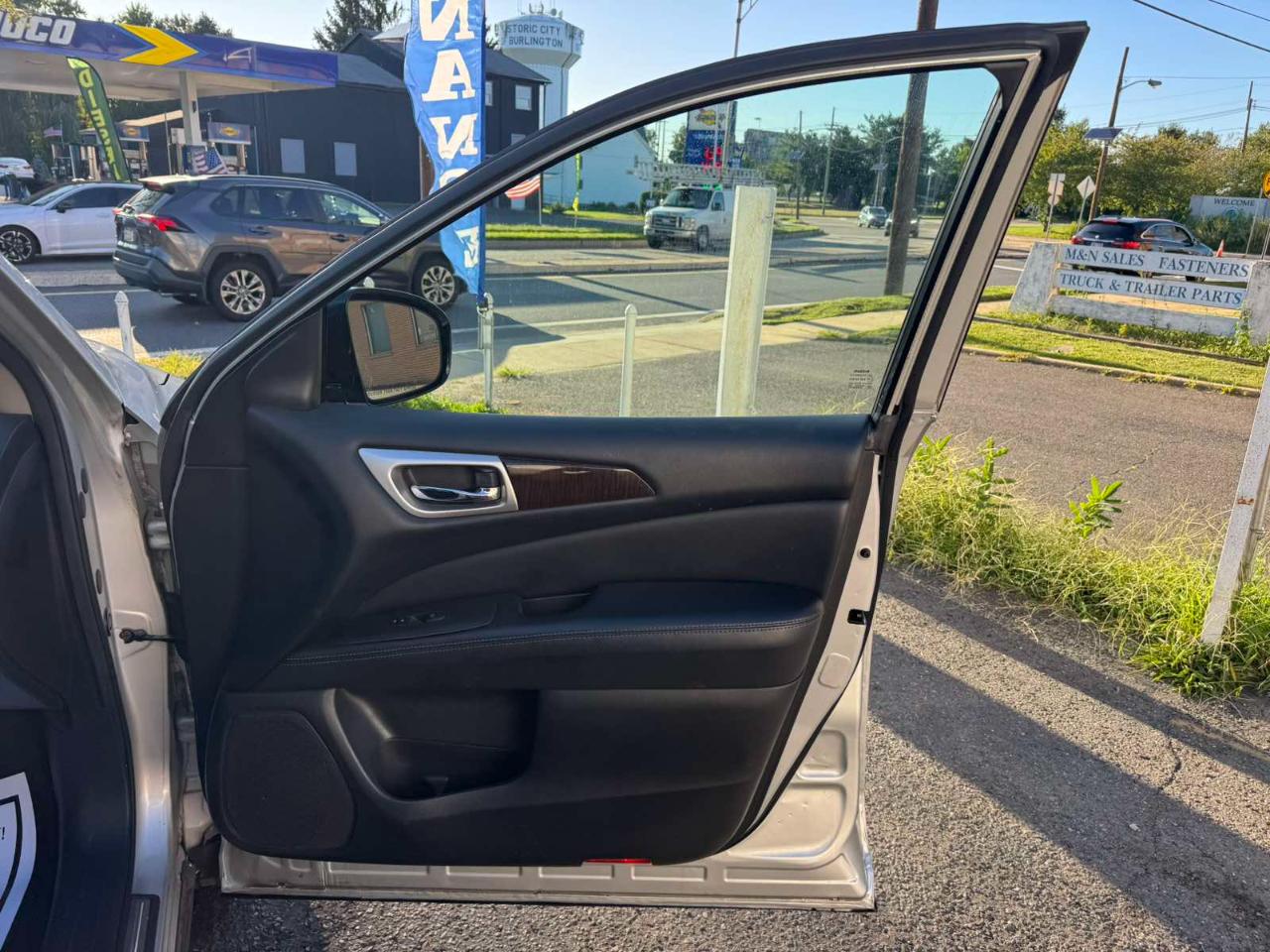 Nissan Pathfinder 4WD 4dr Platinum 2014