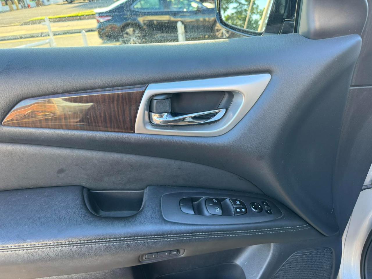 Nissan Pathfinder 4WD 4dr Platinum 2014