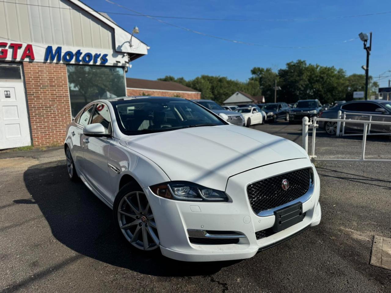 Jaguar XJ XJ R-Sport AWD 2017