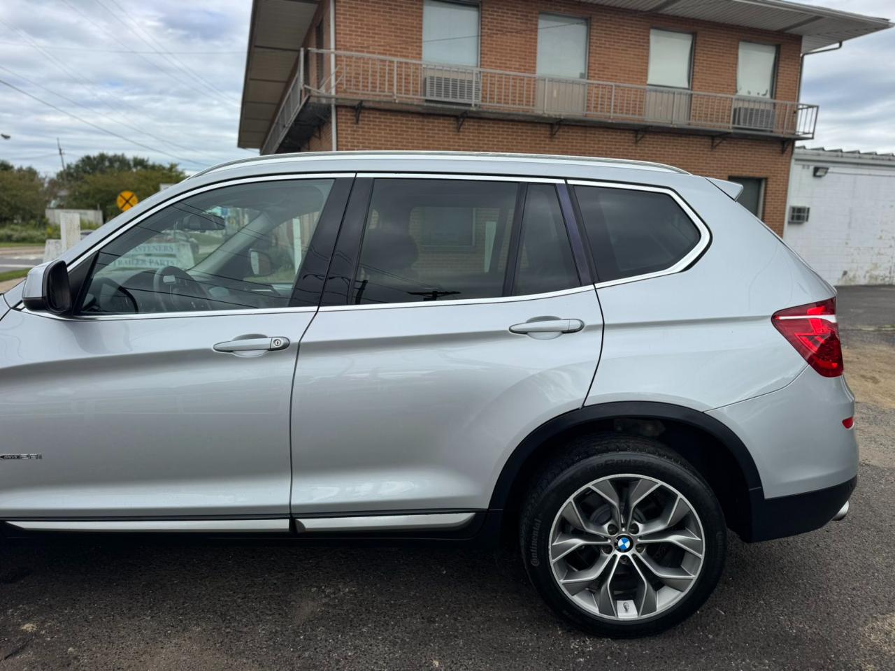 BMW X3 xDrive28i Sports Activity Vehicle 2017