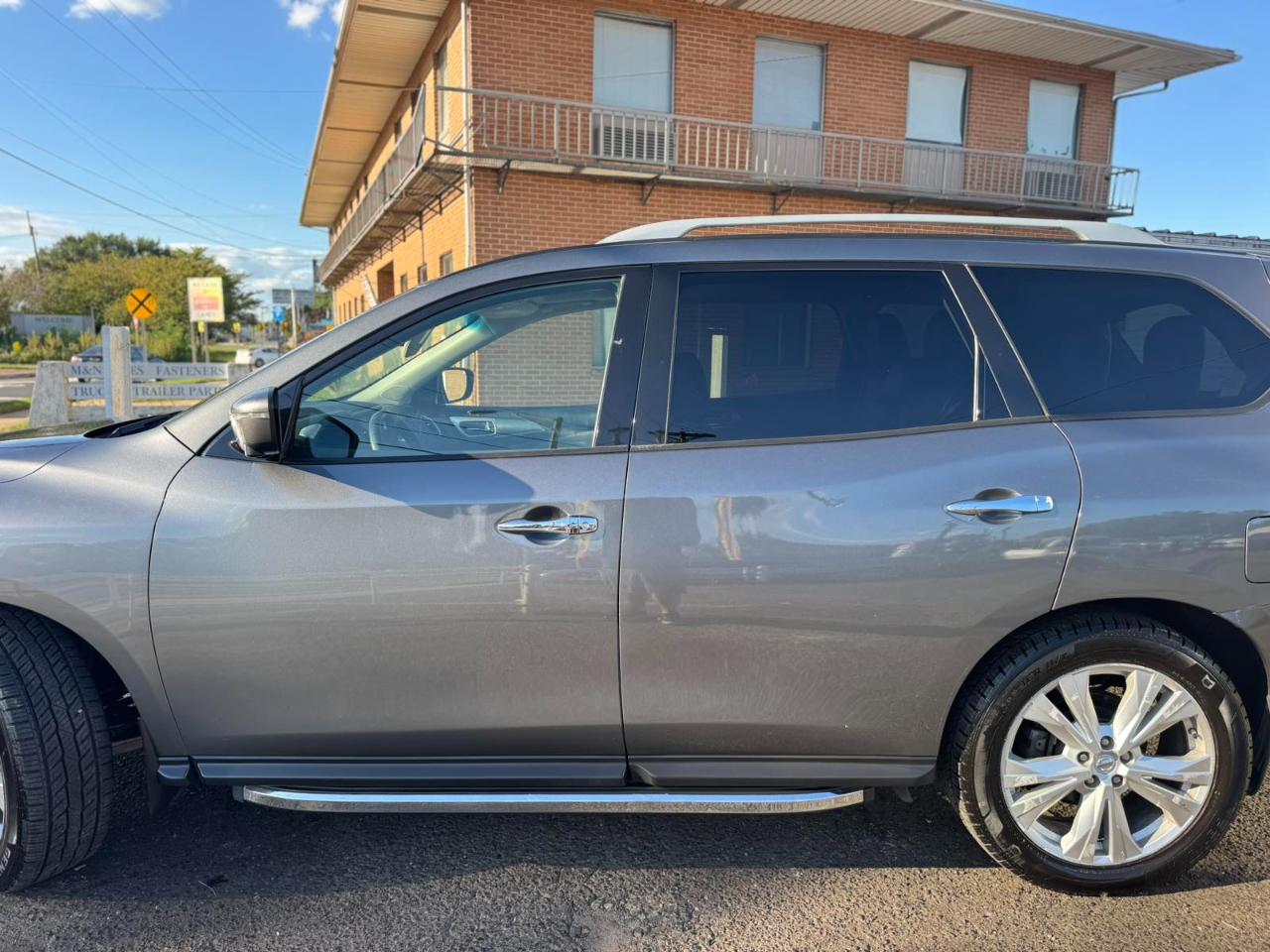 Nissan Pathfinder 4x4 SL 2019