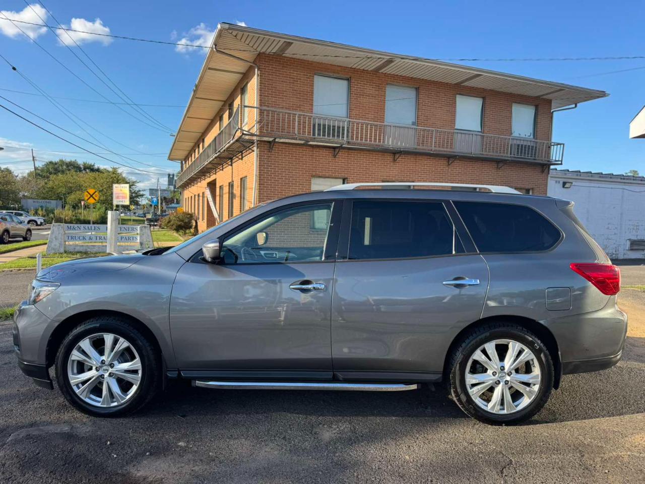 Nissan Pathfinder 4x4 SL 2019